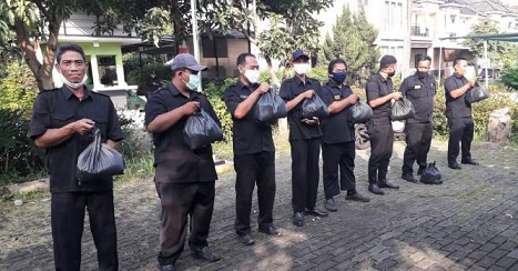 Baksos metro untuk satpam--